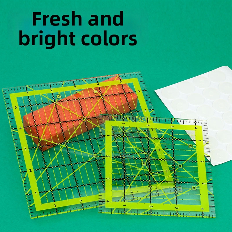 Ъглова линейка за пачпърк шиене, пластмасова, с инчова скала и двуцветни мрежести линии за квилтинг