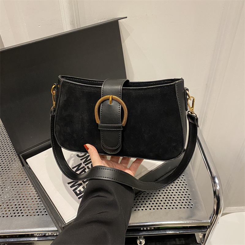 PU чанта през рамо, хоризонтална квадратна форма, уличен стил, магнитно закопчаване, вътрешен ID джоб, единична презрамка