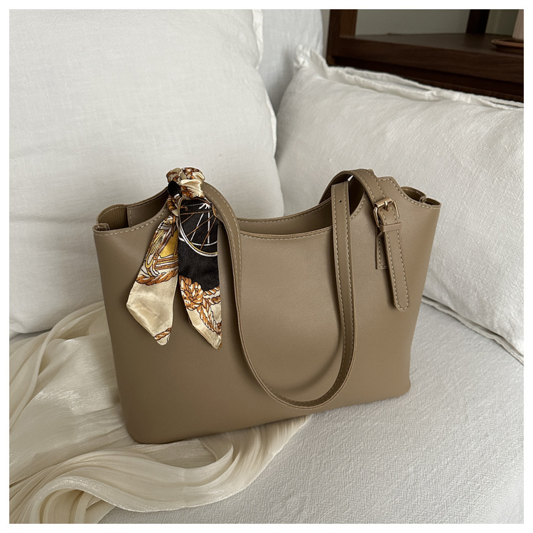 Ženska torbica preko ramena – uličnog stila, PU materijal, podstava od poliestera, vodoravni kvadratni oblik, zatvarač