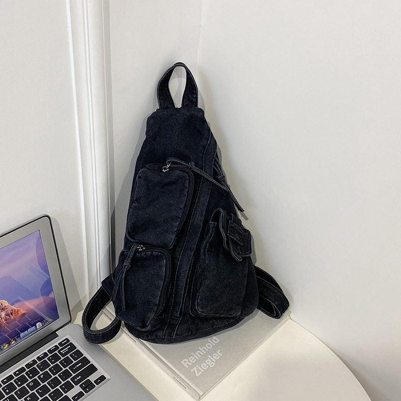 Denim ruksak sa srcolikim oblikom, zatvarač, više džepova, džep za telefon