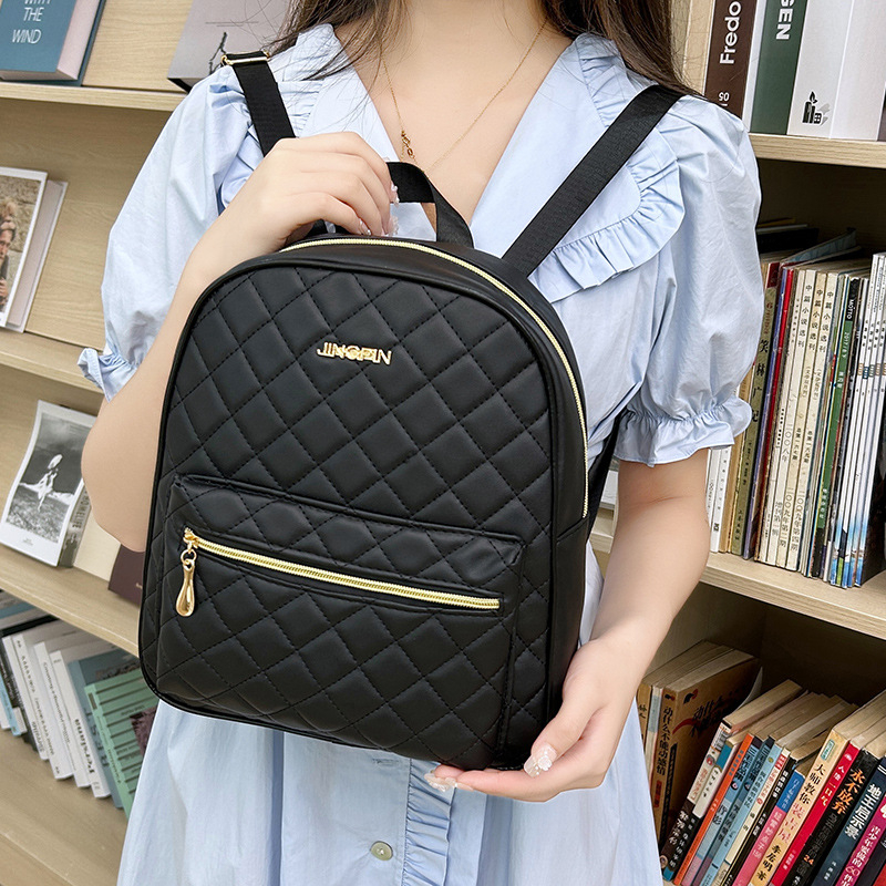 Ženski PVC ruksak, ljeto 2024, rombo quilt dizajn, zatvaranje na zip, poliester podstava