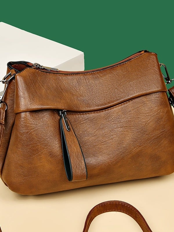 Γυναικεία crossbody τσάντα από μαλακό PU δέρμα, αστικός μινιμαλισμός, Crescent pack στυλ, σχήμα μαξιλαριού, κλείσιμο με φερμουάρ