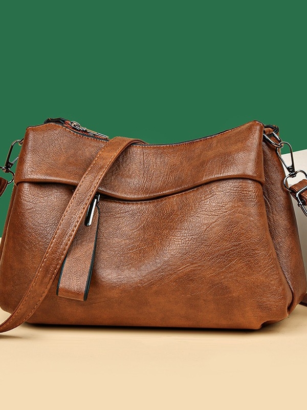 Γυναικεία crossbody τσάντα από μαλακό PU δέρμα, αστικός μινιμαλισμός, Crescent pack στυλ, σχήμα μαξιλαριού, κλείσιμο με φερμουάρ