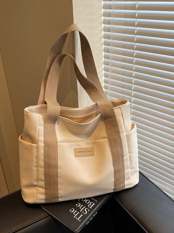 Najlon tote torba s zatvaračem, vodoravnog kvadratnog oblika, podstava od poliestera, unutarnji džepovi (zip, džep za telefon, džep za ID)