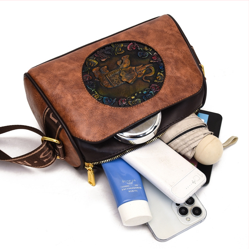 Vankúšovitá taška cez rameno - PU, zips, podšívka z polyesteru, jedna popruh, jar 2025