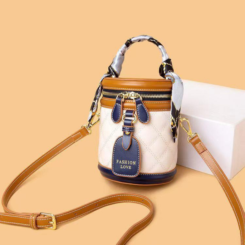 Crossbody torba — Cyber Function stil, materijal: vuna, dizajn Crossbody Handbag, proljeće 2018, za slobodno vrijeme i putovanja