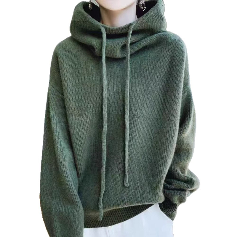 Laza szabású kapucnis pulóver, hosszú ujjú, egyszínű, kasmír‑keverék nylon és akril alkotóelemekkel, közepes vastagság, ősz 2025