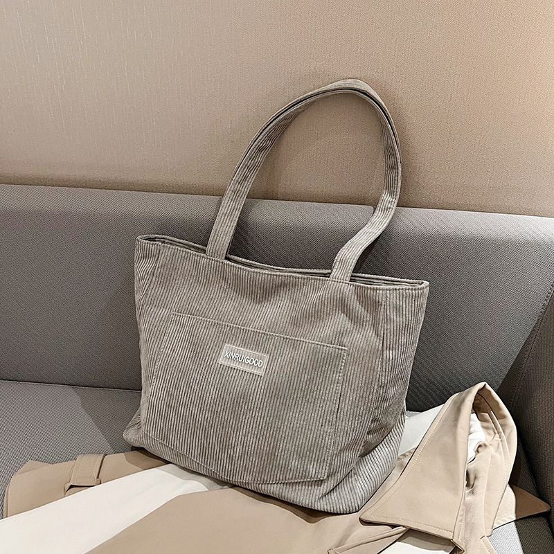 Corduroy tote torba, ulični stil, horizontalni kvadratni oblik, magnetska kopča