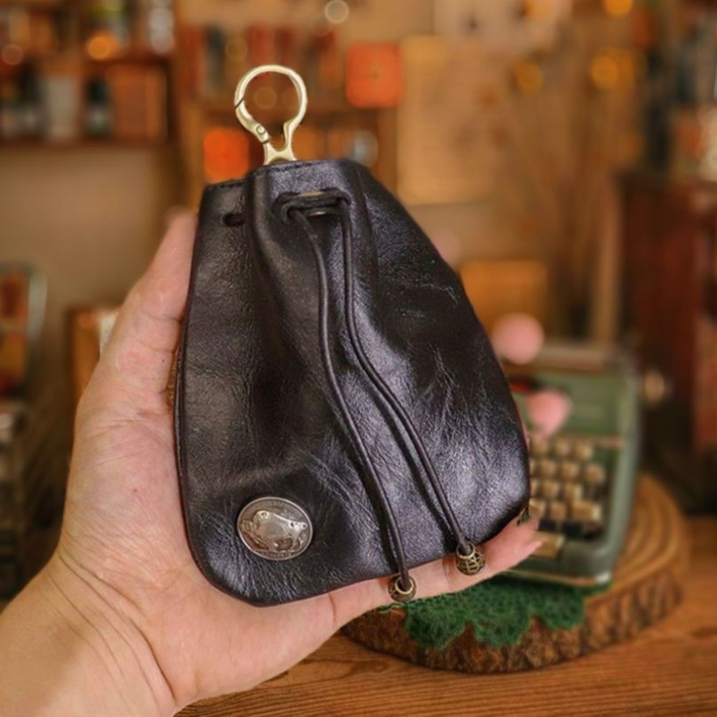 Portofel pentru monede și suport pentru carduri, Piele de vită, căptușeală: Piele de vită, Model animal, Antibacterian, Primăvara 2025