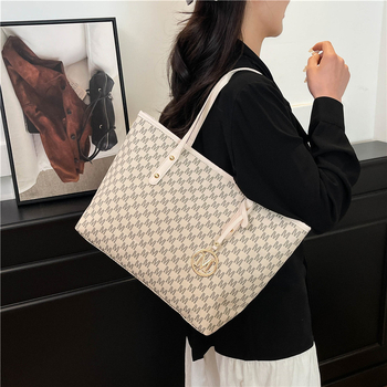 Ženska tote torba za svakodnevnu upotrebu, street fashion stil, PU materijal, vodoravni kvadratni oblik, zatvarač, unutarnja džep za telefon