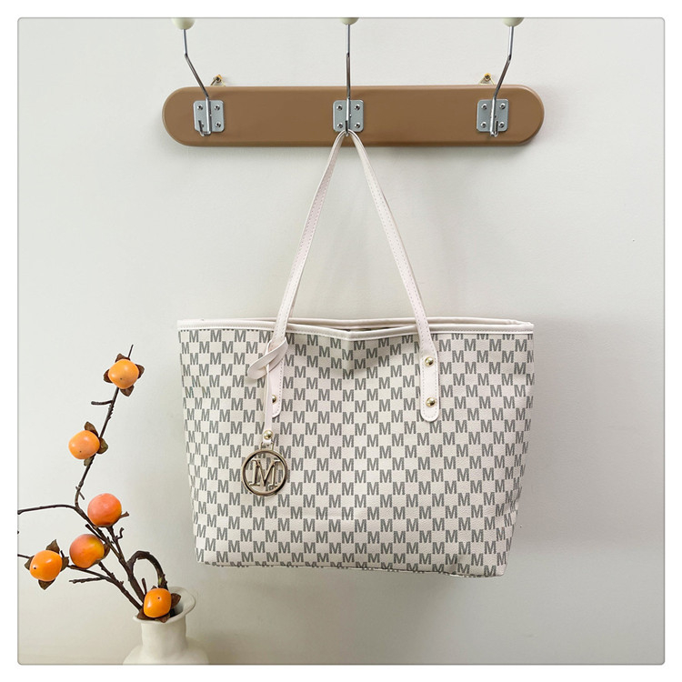 Ženska tote torba za svakodnevnu upotrebu, street fashion stil, PU materijal, vodoravni kvadratni oblik, zatvarač, unutarnja džep za telefon