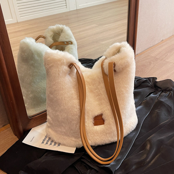 Плюшена торба за рамо с магнитно закопчаване, без подплата, джоб за мобилен телефон, вертикална квадратна форма, есен 2024