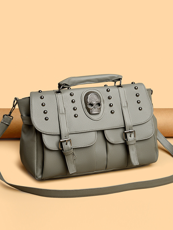 PU kožna torbica u ulicnom stilu s detaljima lubanje i šiljcih (niti), dvostruka upotreba (ruka i preko ramena), velika kapaciteta, inspirirana motociklima, unutarnji pretinci za telefon i osobnu iskaznicu