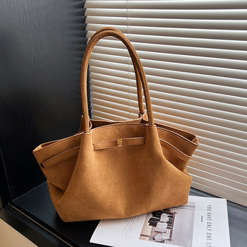 Tote torba s vertikalnim kvadratnim oblikom (PU materijal, magnetsko zatvaranje, podstava od poliester, džep za mobitel)