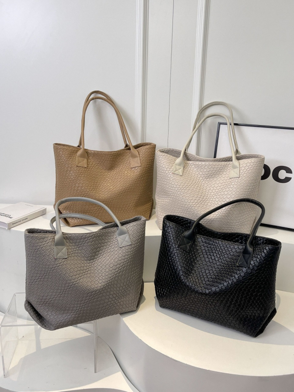 Дамска тъкана Tote чанта с текстурна повърхност — PU материал, цип за затваряне, вътрешен джоб с цип и джоб за телефон, хоризонтално квадратна форма