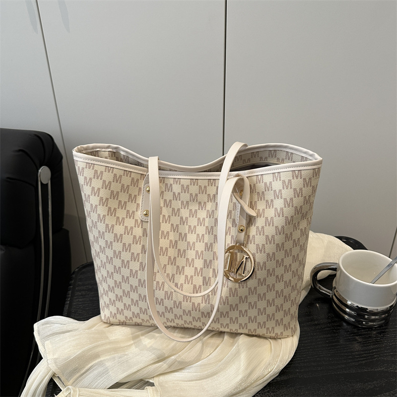 PU torba tipa kofer, gradski minimalistički stil, zatvaranje na zip, poliester podstava, unutarnji džep sa zipom, 3D vanjski dizajn, proljeće 2025