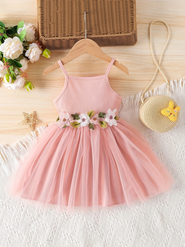 Dječja haljina s naramenicama u korejskom stilu, cvjetni detalj na struku i mrežasti paneli, 97% pamuk, ljeto, za djevojčice uzrasta 3–8 godina.