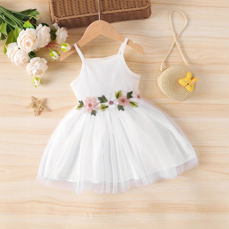 Dječja haljina s naramenicama u korejskom stilu, cvjetni detalj na struku i mrežasti paneli, 97% pamuk, ljeto, za djevojčice uzrasta 3–8 godina.