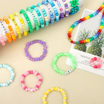 Σετ DIY για βραχιόλι με ακρυλικούς βαρελοειδείς χάντρες και χάντρες με γράμματα – υλικό: πλαστικό/ρητίνη, κυλινδρικό σχήμα, επεξεργασία με έλαιο