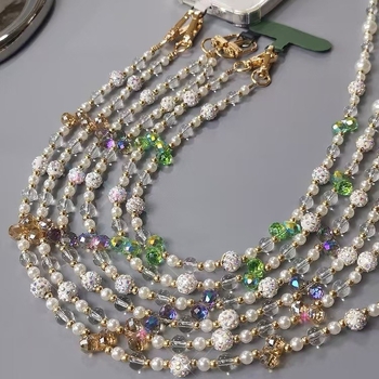 Телефонна висулка - ръчно изработена дамска украса; Материал: изкуствен кристал + акрил; Стил: женски; Функция: декоративна