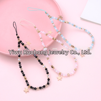 Prívesok na telefónny reťaz s kryštálom, zliatinou a CCB; polomanuálna úprava; prirodzený štýl; zimná kolekcia 2022