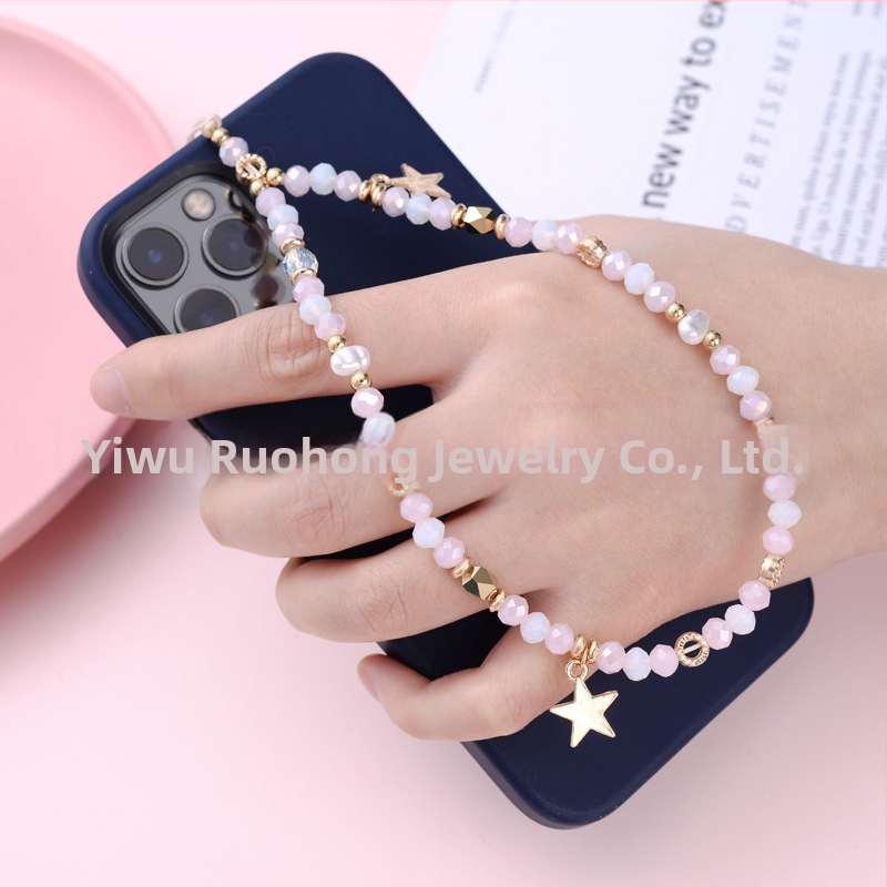 Prívesok na telefónny reťaz s kryštálom, zliatinou a CCB; polomanuálna úprava; prirodzený štýl; zimná kolekcia 2022