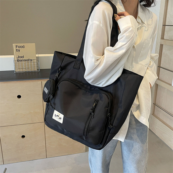 Torba za ramena, gradski minimalistički stil, platno, vodoravan kvadratni oblik, zatvarač, sezona ljeto 2024