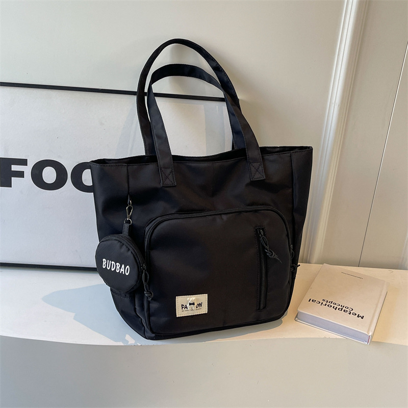 Torba za ramena, gradski minimalistički stil, platno, vodoravan kvadratni oblik, zatvarač, sezona ljeto 2024