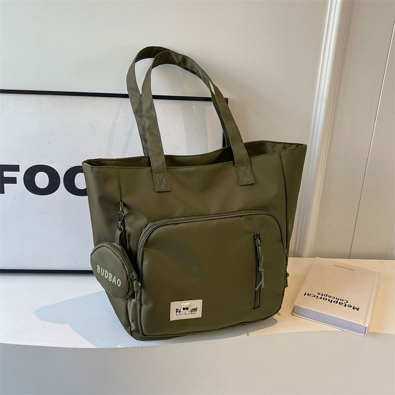 Torba za ramena, gradski minimalistički stil, platno, vodoravan kvadratni oblik, zatvarač, sezona ljeto 2024