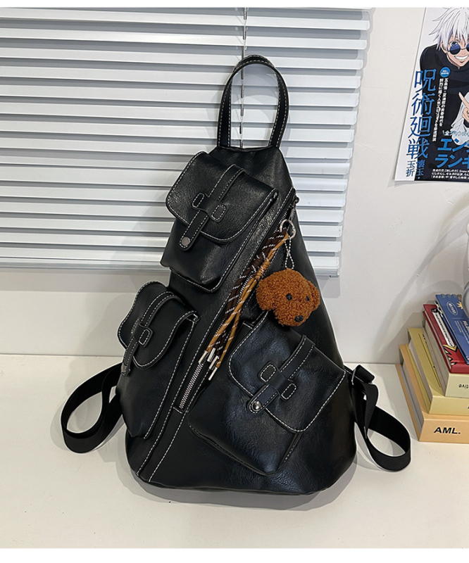 Ruksak PU, kapacitet 20–35 l, vodootporan, za 8-inčni laptop, zakrivljene naramenice (Kritične specifikacije: PU materijal; kapacitet 20–35 l; vodootpornost; 8-inčni laptop; zakrivljene naramenice)