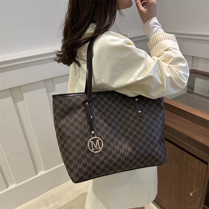 Tote torba, PU koža, horizontalni kvadratni oblik, zatvaranje zipom, džep za telefon, dvostruke naramenice