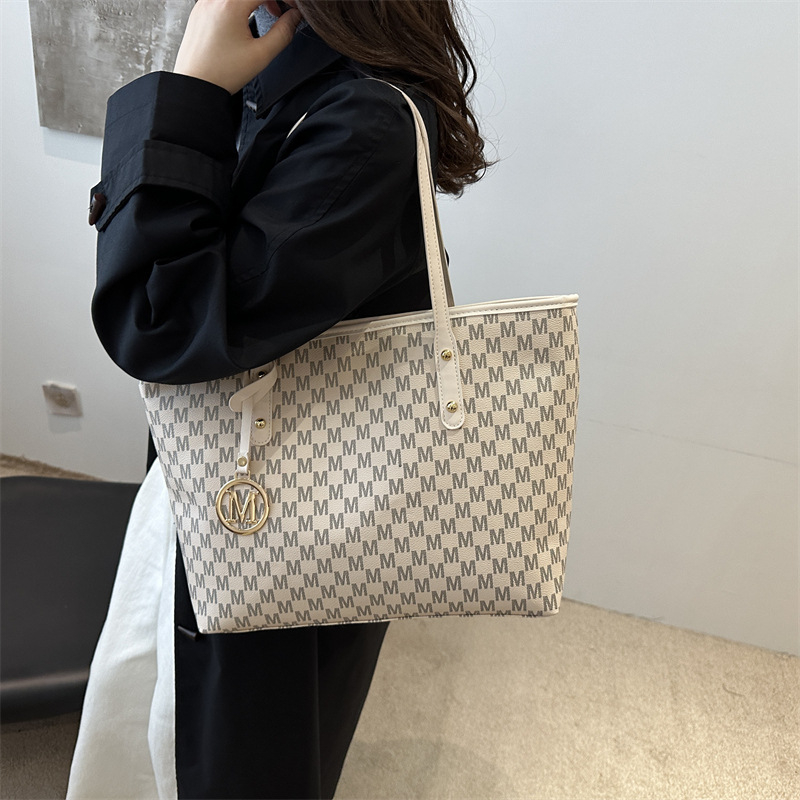 Tote torba, PU koža, horizontalni kvadratni oblik, zatvaranje zipom, džep za telefon, dvostruke naramenice