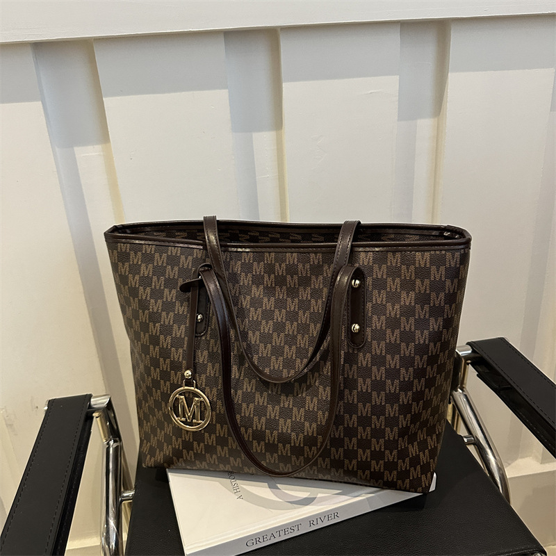 Tote torba, PU koža, horizontalni kvadratni oblik, zatvaranje zipom, džep za telefon, dvostruke naramenice