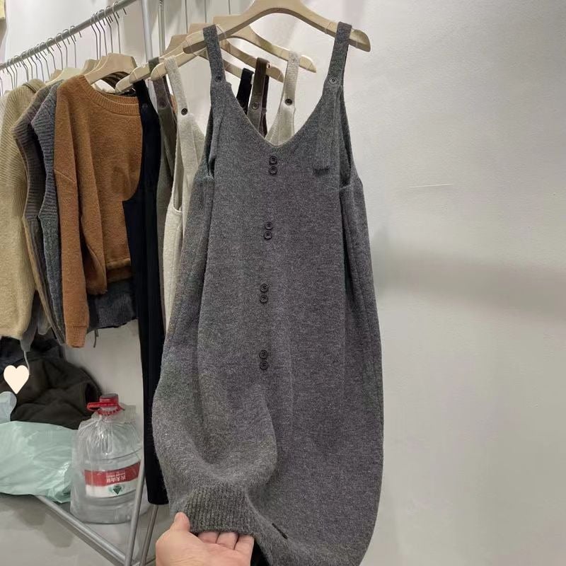 Duga pletena haljina od akrila s gumbima, prav kroj, ulični stil, dugi rukavi, zimsko izdanje 2024
