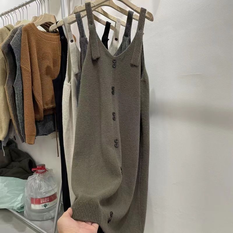 Duga pletena haljina od akrila s gumbima, prav kroj, ulični stil, dugi rukavi, zimsko izdanje 2024