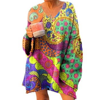 Pulover s V-dekolteom, slobodan kroj, dugi rukavi, srednje duljine 65–80 cm, 95% poliester, pleteni materijal 300 g/m², digitalni tisak