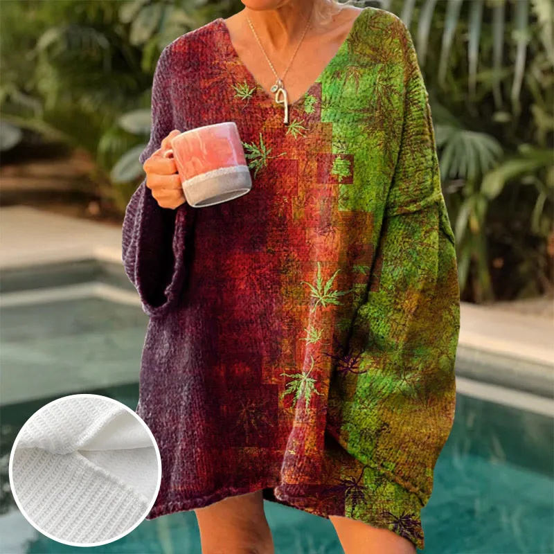 Pulover s V-dekolteom, slobodan kroj, dugi rukavi, srednje duljine 65–80 cm, 95% poliester, pleteni materijal 300 g/m², digitalni tisak