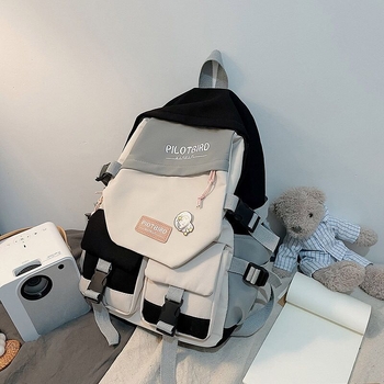 Rucsac cu design cu mai multe buzunare, material nylon, capacitate 20–35 L, închidere cu fermoar, impermeabil și rezistent la uzură.