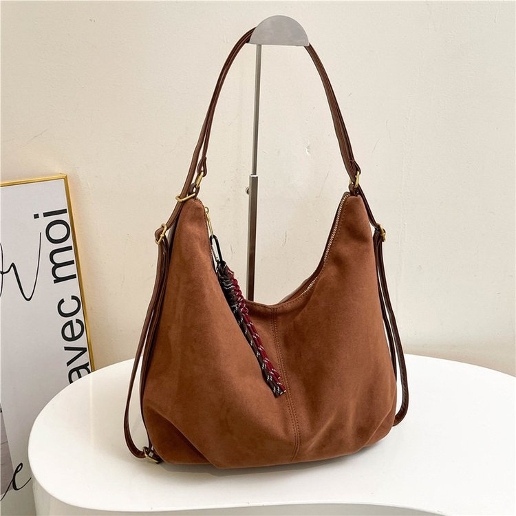 Velur ruksak sa šnurnim zatvaranjem, horizontani kvadratni oblik, džep za telefon, poliester podstava