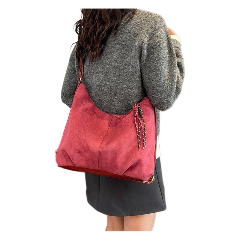 Velur ruksak sa šnurnim zatvaranjem, horizontani kvadratni oblik, džep za telefon, poliester podstava