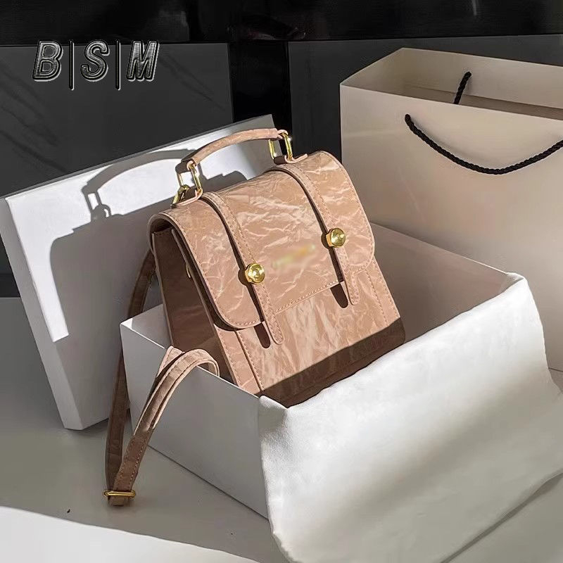 Ruksak urbanog stila od PU sintetičke kože, vertikalni kvadratni oblik, zatvaranje s kapom, unutarnji ID džep, trodimenzionalni vanjski dizajn, dvostruke naramenice, za svakodnevnu upotrebu