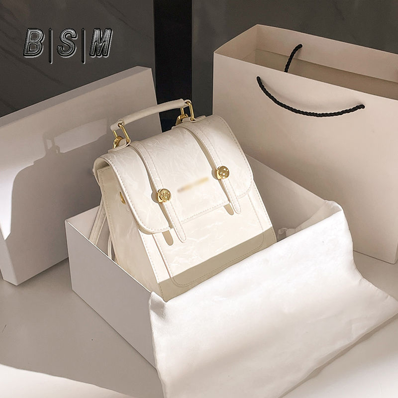 Ruksak urbanog stila od PU sintetičke kože, vertikalni kvadratni oblik, zatvaranje s kapom, unutarnji ID džep, trodimenzionalni vanjski dizajn, dvostruke naramenice, za svakodnevnu upotrebu