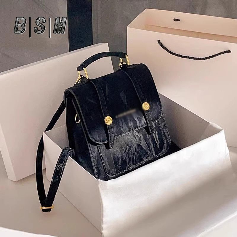 Ruksak urbanog stila od PU sintetičke kože, vertikalni kvadratni oblik, zatvaranje s kapom, unutarnji ID džep, trodimenzionalni vanjski dizajn, dvostruke naramenice, za svakodnevnu upotrebu