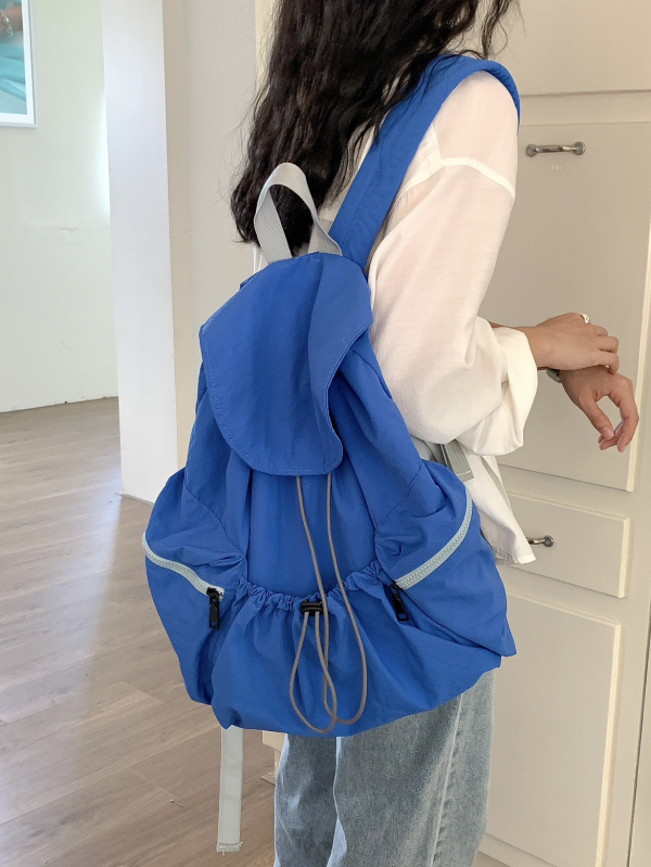 Ruksak u street-trend stilu od Oxford tkanine, unutarnja kanvas podstava, mekana konstrukcija, za svakodnevnu upotrebu