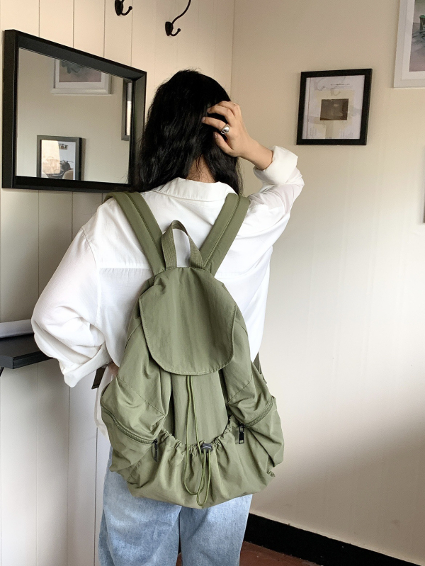 Ruksak u street-trend stilu od Oxford tkanine, unutarnja kanvas podstava, mekana konstrukcija, za svakodnevnu upotrebu