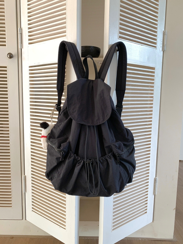 Ruksak u street-trend stilu od Oxford tkanine, unutarnja kanvas podstava, mekana konstrukcija, za svakodnevnu upotrebu