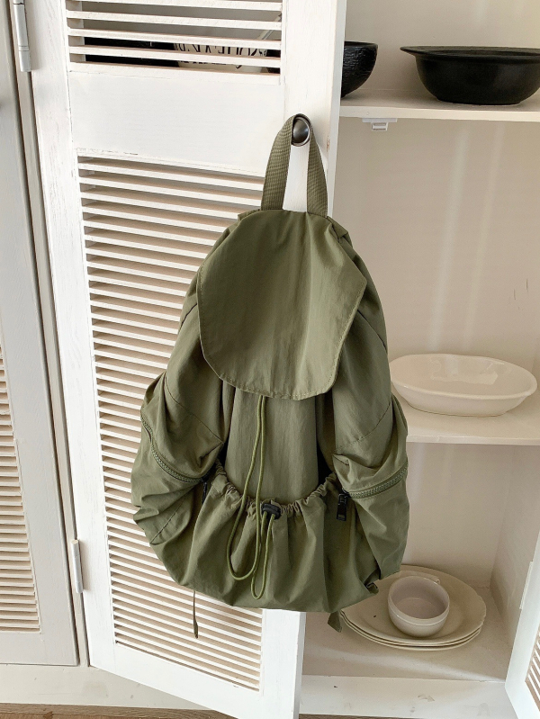 Ruksak u street-trend stilu od Oxford tkanine, unutarnja kanvas podstava, mekana konstrukcija, za svakodnevnu upotrebu