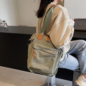 Dumpling torba, Oxford platno, vertikalni četvrtasti oblik, otvaranje na zip, poliester podstava, unutarnja džep sa zipom i ID džep