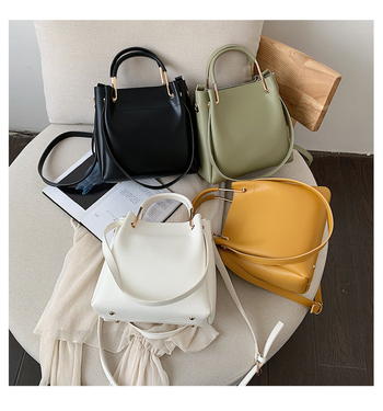 PU-ból készült vödör alakú női válltáska - cipzáras záródás, belső zsebek telefonhoz és személyi igazolványhoz, vállon viselhető