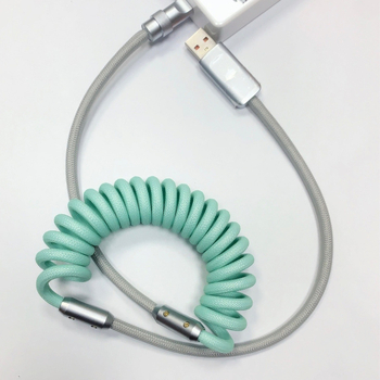 Other Homes разтягащ се USB-C и Lightning кабел, 120W макс, цинкова сплав корпус, USB-C и Lightning интерфейси